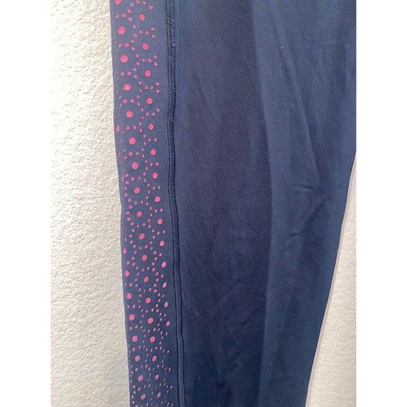 LULULEMON Colour Me Quick Leggings  Black Pink Laser Cut Out Sides Size 10 - Picture 2 of 4
